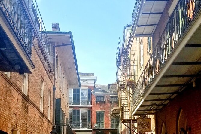 2-Hour French Quarter Ghost Walking Tour in New Orleans - Why the 8 pm timing matters in the French Quarter