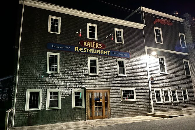 90-Minute Ghost Walking Tour in Boothbay Harbor - The guide experience: drama, comedy, and keeping it moving