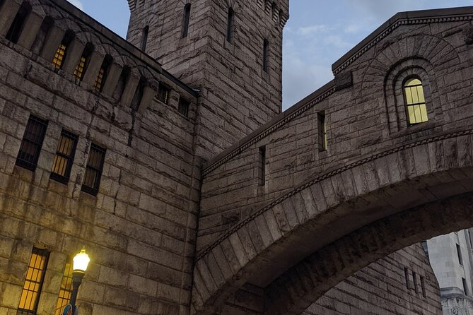 Black & Ghost Tour - Stop-by-Stop: From Convention Center to Downtown Square