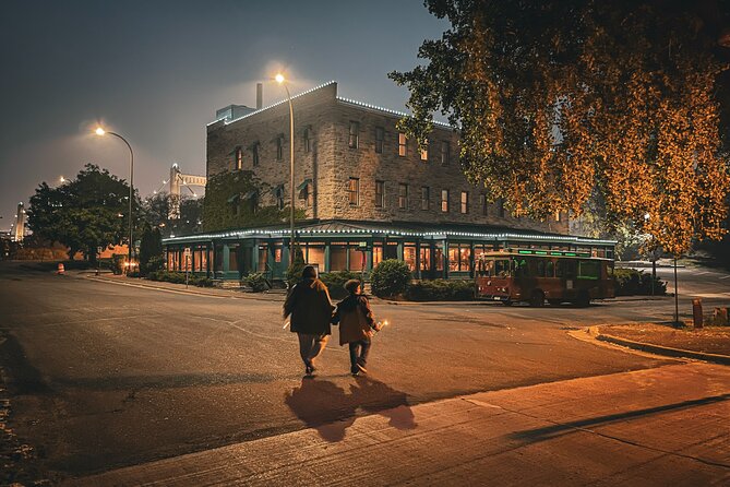 Candlelight Ghost Tour on the Minneapolis Trolley - Should you book it?