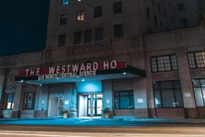 Central Phoenix Screamix Ghost Tour - Hotel San Carlos: The Check-In That Never Ended