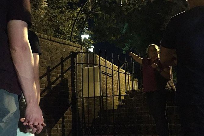 Church Hill Chillers Ghost Tour - The meeting point trick: start at Patrick Henry’s Pub & Grille