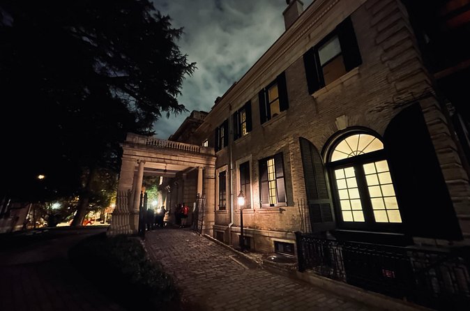 Creepy Tales on Campus Ghost Tour - Stop-by-Stop: Monroe Park to the Altria Theater