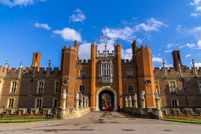 Dark History of the Tudors: Private Tour of Hampton Court Palace - Why this Hampton Court “dark Tudors” angle works in real life