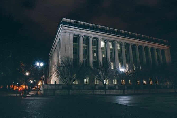 DC Ghosts Ultimate Dead of Night Haunted Ghost Tour - White House at Stop 1: Lincoln, Dolley Madison, and that long shadow