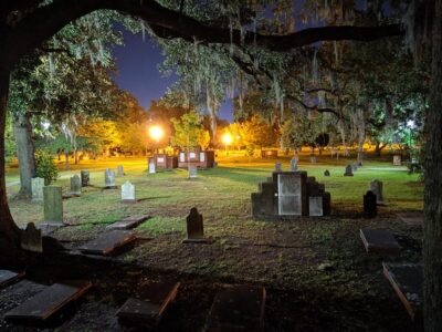 Fraidy Cat: The Family Fun Ghost Tour of Savannah - Starting at Columbia Square: the warm-up that sets the mood