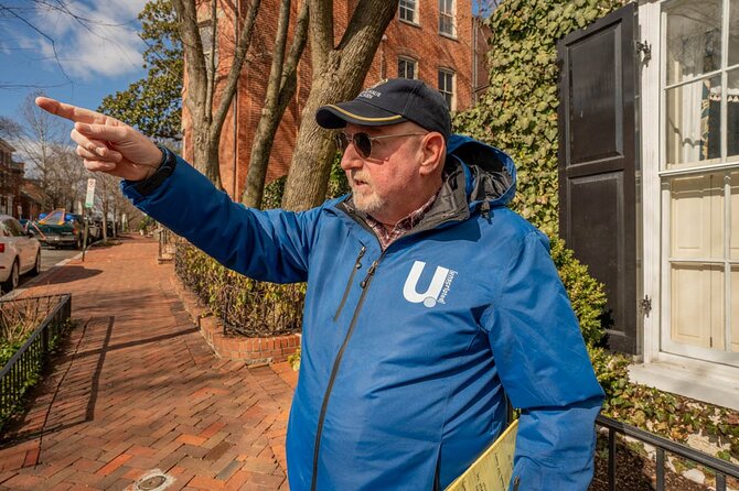 Georgetown Walking Tour: Spies, Presidents, and Exorcist Steps - Starting at the Old Stone House: Washington’s Oldest Marker