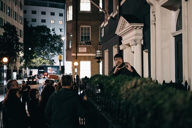 Ghost, Ghouls and Gallows Tour : Guided Tour with Boat Ride - St. James’s Palace stories and finishing near Tower Hill Station