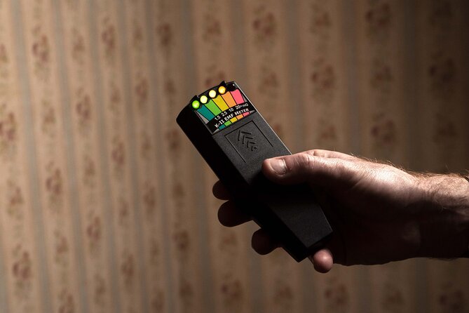 Ghost Hunters Paranormal Investigation - Guides set the mood: Andrew and Katie’s hands-on approach
