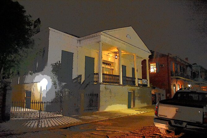 Ghost Stories and True Crime Walking Tour of the French Quarter - How the French Quarter turns a 2-hour walk into a story loop