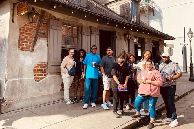 Ghost Tour and Haunted Pub Crawl Party with Free Shot - Guides are a big part of the value