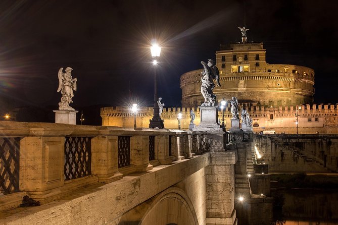 Haunted Rome Ghost Night Walking Tour - Via del Mascherone and Vicolo dei Venti: the “little madonnas” stop crime talk