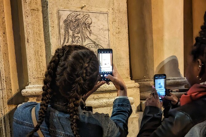 Haunted Rome Ghost Tour - The Original - The dowsing-rod moment: how the séance-style game works