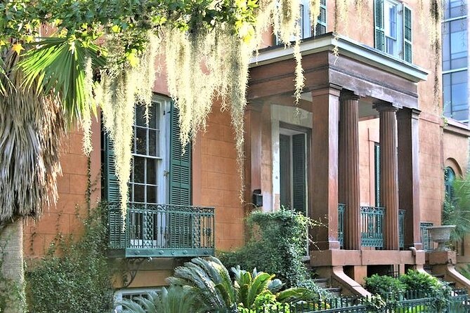 Haunted Savannah Paranormal Ghost Tour - Where the tour starts and ends: Warren Square and Wright Square