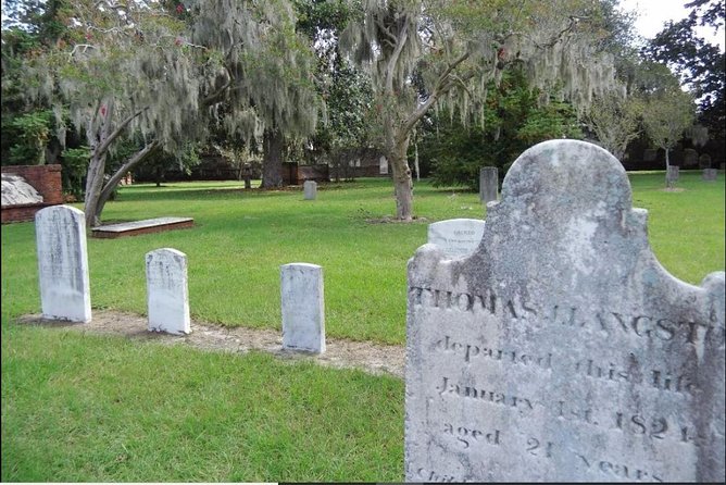 Haunted Savannah Paranormal Ghost Tour - The walking pace: 90 minutes that stay manageable