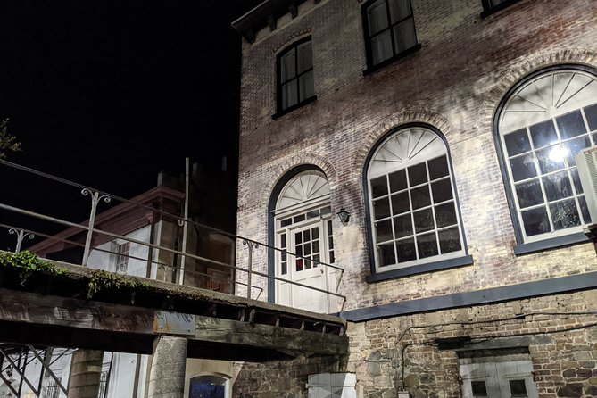 Hell Cat Ghost Tour - Savannah's Haunts and Horror - Camera, Curiosity, and How to Enjoy the Paranormal Angle