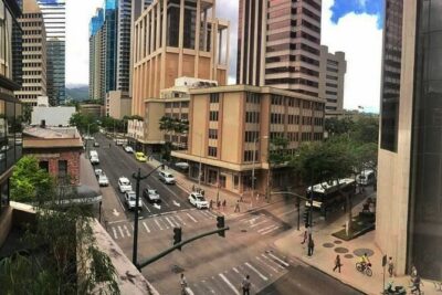Honolulu Night Marchers Ghost Tour - Starting point at King Kamehameha I Statue: how to set yourself up