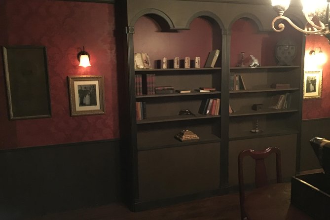 Master Of Illusions Magic & Paranormal Escape Room at Extreme Escape San Antonio - Team-Building and Date Night: Who This Works For Best