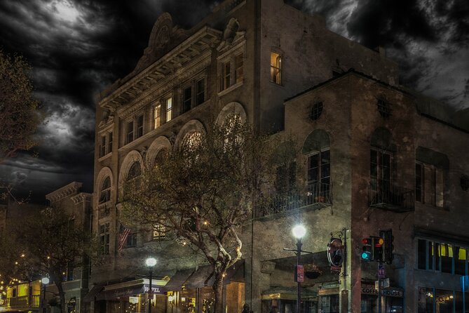 Mist, Mayhem, & Murder: Monterey Ghost Tours - Logistics: the start location is the only real stress test