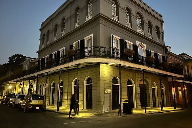 New Orleans : Best of Ghost & Voodoo Experience Walking Tour - Ghosts, vampires, and the French Quarter’s pop-culture magnet