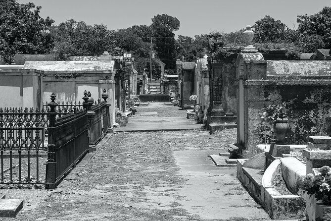 New Orleans Cemetery Bus Tour with Exclusive Cemetery Access - Price and value for a 2-hour haunted bus tour