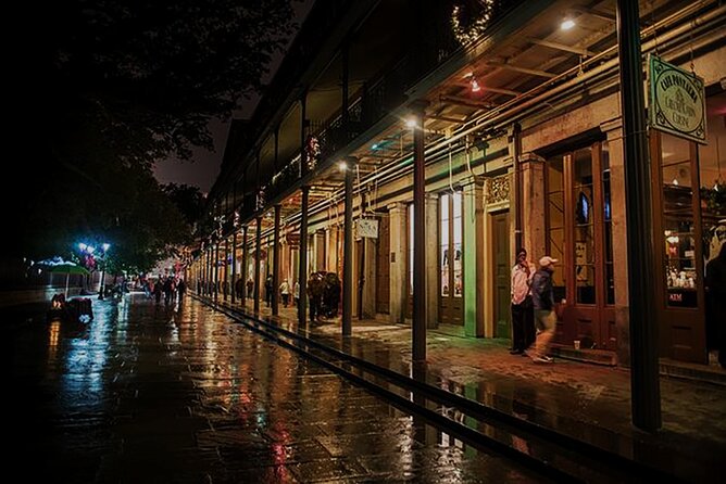 New Orleans Premier Ghost, Voodoo and Vampire Walking Tour - Why This New Orleans Ghost, Voodoo, and Vampire Tour Works in the Evening