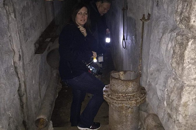 Night Ghost Tour of Pythian Castle in Springfield Missouri - The role of the guide (and why names like Tif pop up)