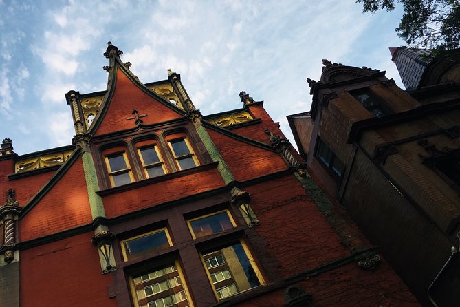 Old Louisville Ghost Tour as Recommended by The New York Times @ 4th and Ormsby - Key things that make this Old Louisville ghost tour worth your time