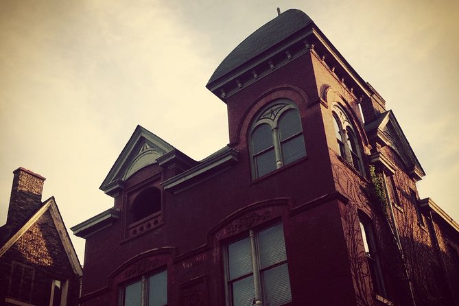 Old Louisville Ghost Tour as Recommended by The New York Times @ 4th and Ormsby - Old Louisville at night: what the tour really feels like