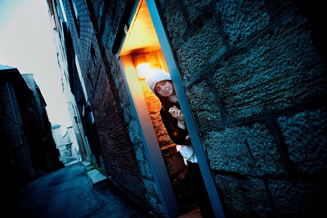 Old Montreal Ghost Walking Tour - Entering Old Montreal’s Dark Side: The Main Route and Story Stops