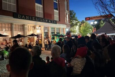 Old Salem Ghost Tour with Ghost Hunting Gear - Meeting at the Bewitched Statue: Starting Strong Matters