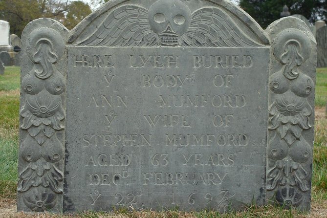 Olde Town Ghost Walk - Newport’s evening mood: why this walk works