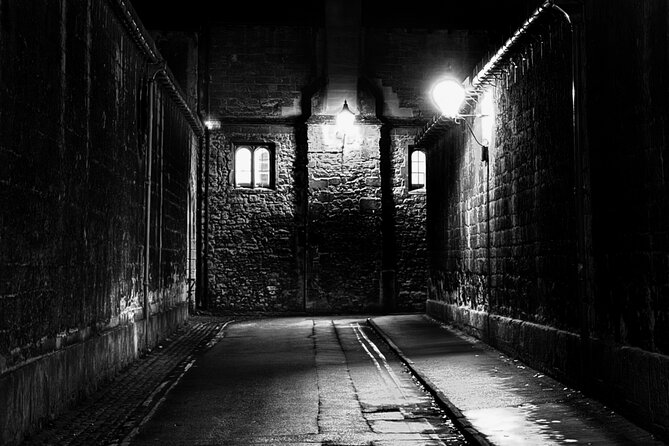 Oxford Twilight Ghost Tour - Group size, language, and who can join