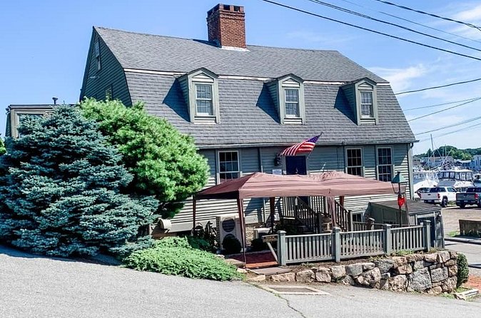 Paranormal Pub Crawl: Beer Tour - Tonight’s route: five haunted stops in Mystic