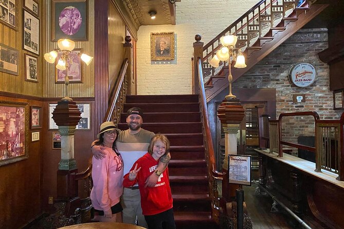 Pensacola Most Haunted Ghost Tour & Scavenger Hunt - Paranormal gear rules: what you can do with your camera and flashlight