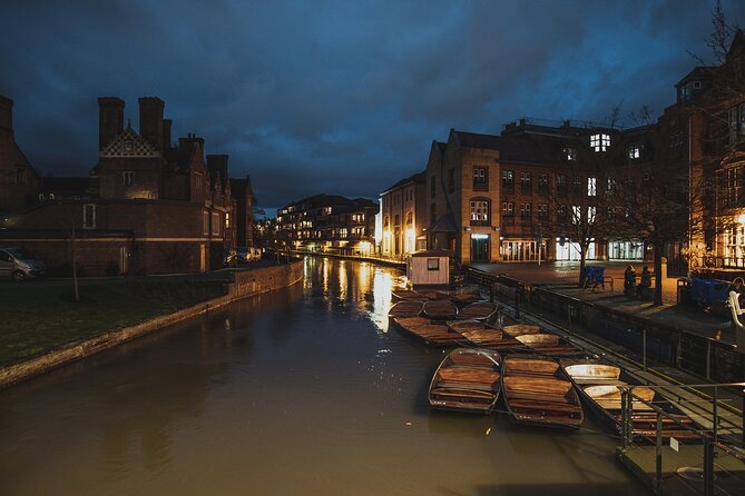 Private | Cambridge University Ghost Tour Led By University Alumni - Practical tips so your night runs smoothly