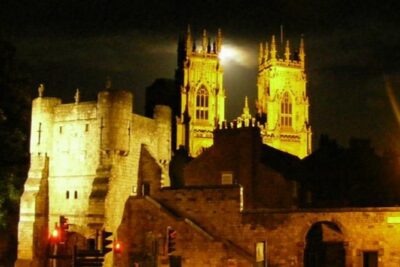 Private Ghost Tour of York - Meeting in Minster Yard (and how hotel pickup works)