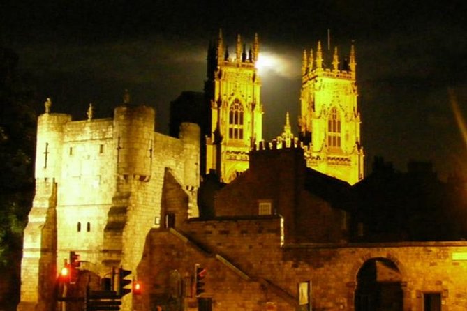 Private Ghost Tour of York - Meeting in Minster Yard (and how hotel pickup works)