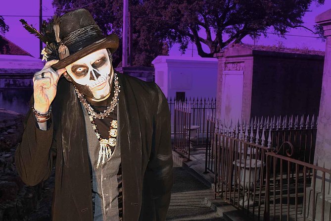 Private Ghost, Voodoo and Vampire Tour - Lafitte’s Blacksmith Shop Bar: the haunted bar moment