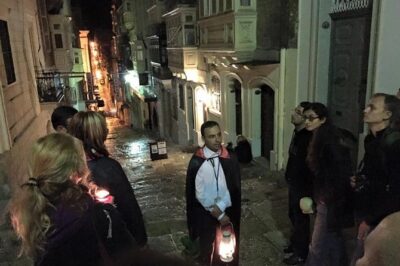 Private Valletta Ghost Walking Tour - Meeting at Victoria Gate: starting in the right place