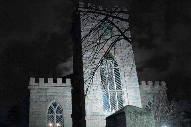 Salem Booze and Brews Haunted Pub Crawl by US Ghost Adventures - Timing, Weather, and Crowds: When Salem Gets Chaotic
