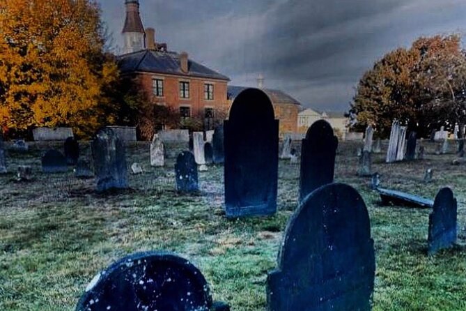 Salem's Best Ghost Tour - Crowd levels and sound: when October timing changes everything