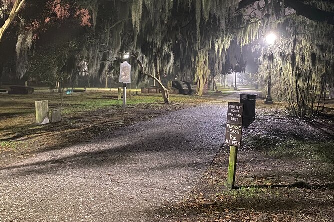 Savannah Ghost Tour for Adults ALL Alcoholic Drinks Included - Drinking Smarter: Unlimited Alcohol Without Wasting the Night