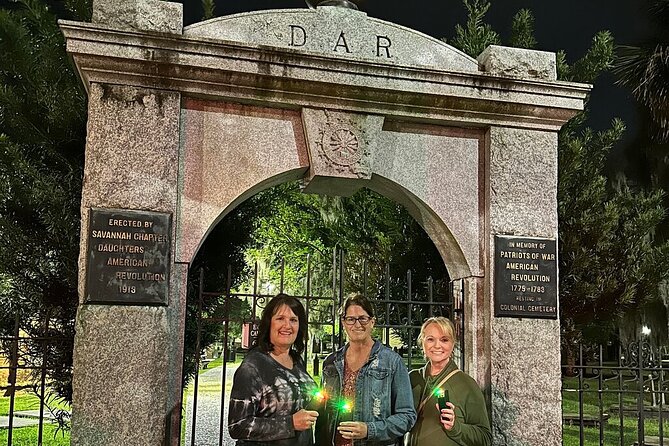 Savannah Ghostwalker Tour and Ghost Hunt - Ghost Hunt Basics on Savannah’s Old-School Sidewalks