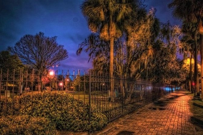 Savannah's Ghost City "Dead of Night" Walking Night Tour - Johnson Square Unmarked Graves and the First Layer of Spooky History
