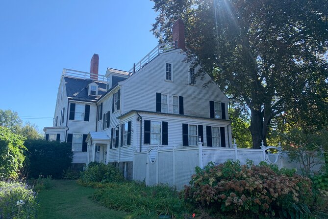 Self-Guided Smartphone Ghost Walking Tour in Salem - Wicked Books, Old Town Hall, and the tunnel rumors you’ll walk right past