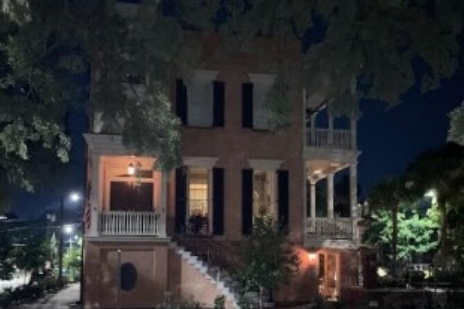 Shadows of Midnight Ultimate Late Night Savannah Ghost Tour - The Route Design: How the Tour Mixes Squares, Homes, Worship, and Spooky Streets