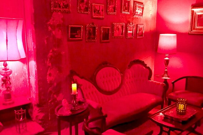 Spooks, Spirits and Speakeasy Ghost Tour - St. Mary’s Basilica: the archway ghost story moment