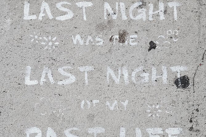 Sunset Boulevard True Crime and Ghost Stories Tour - Sunset Plaza: Oppenheim Group Now, Oranges and Mob Stories Then
