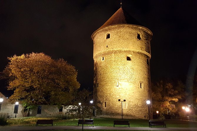 Tallinn Ghost Tour - Certified guide energy: how Erik makes the stories click